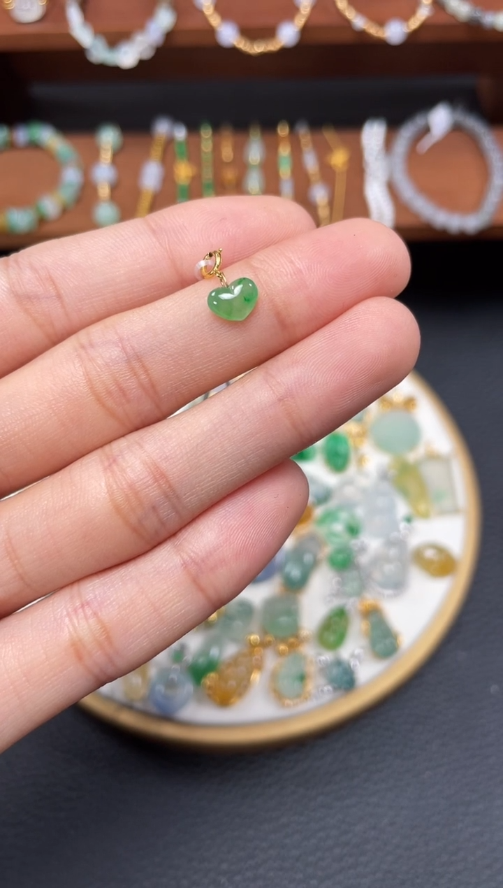 【闪购商品】翡翠吊坠(不含链)18K金镶嵌一个  JK645