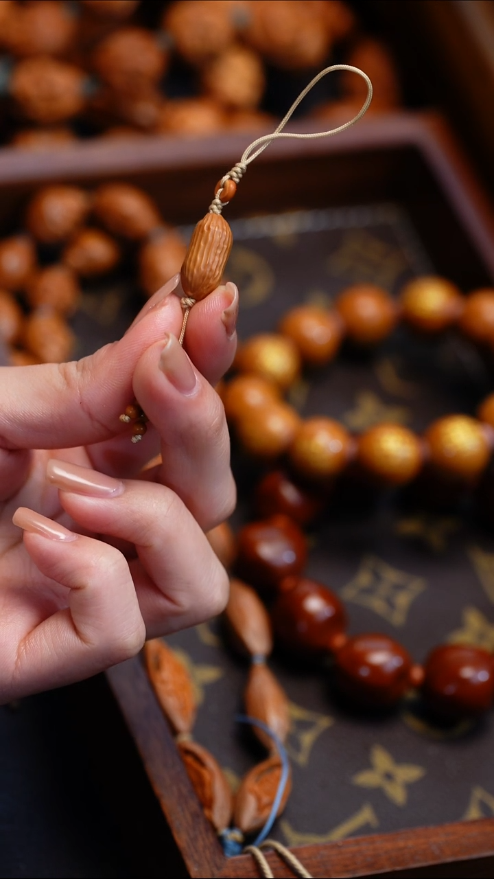 【闪购商品】橄榄核吊坠苏工橄榄核