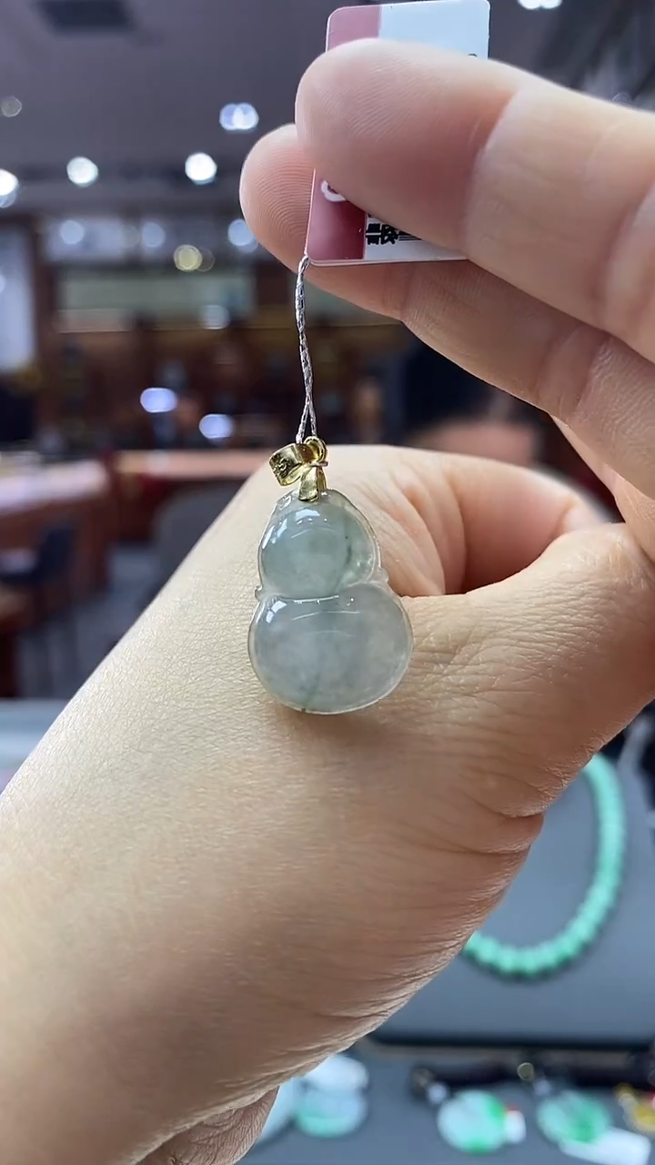 颈饰银S925镶嵌翡翠葫芦