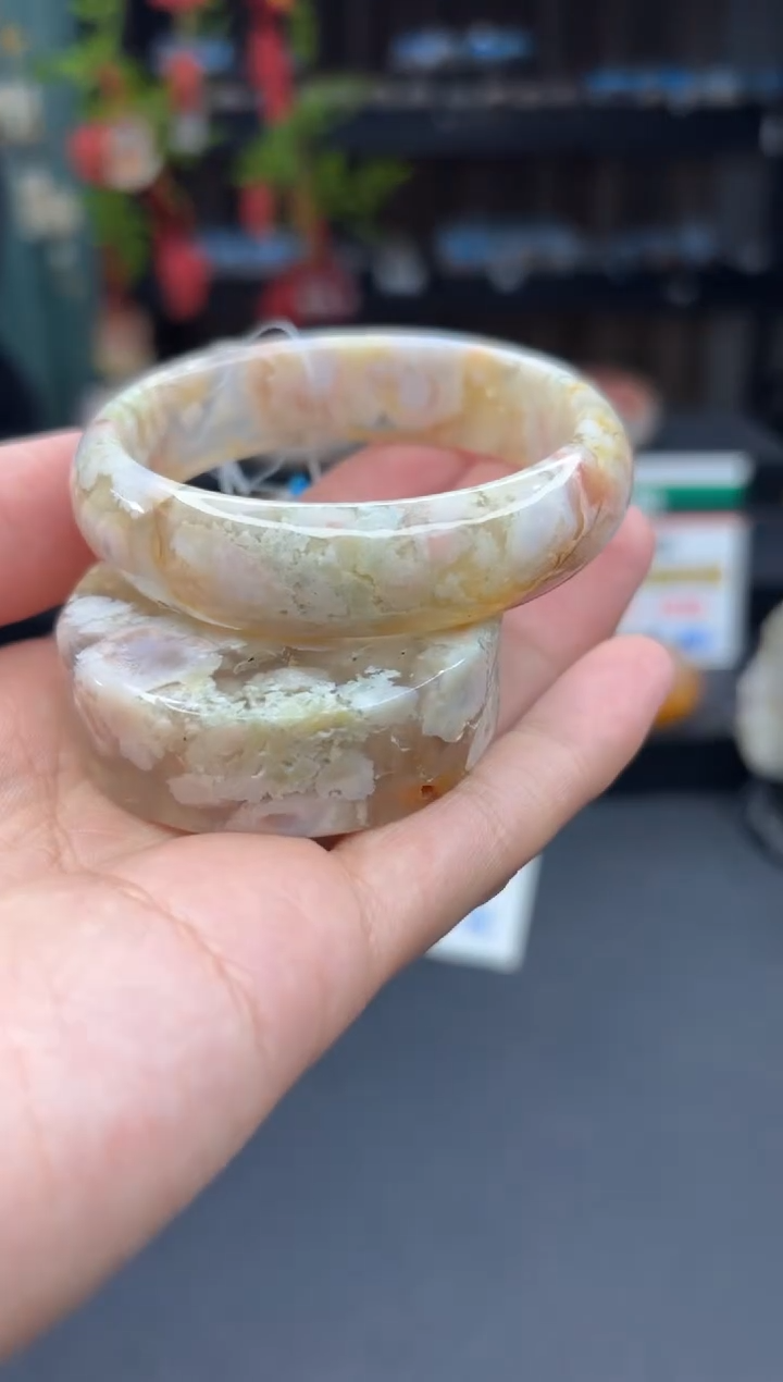 【闪购商品】石英质玉手镯未镶嵌163（54圈赠送镯心）