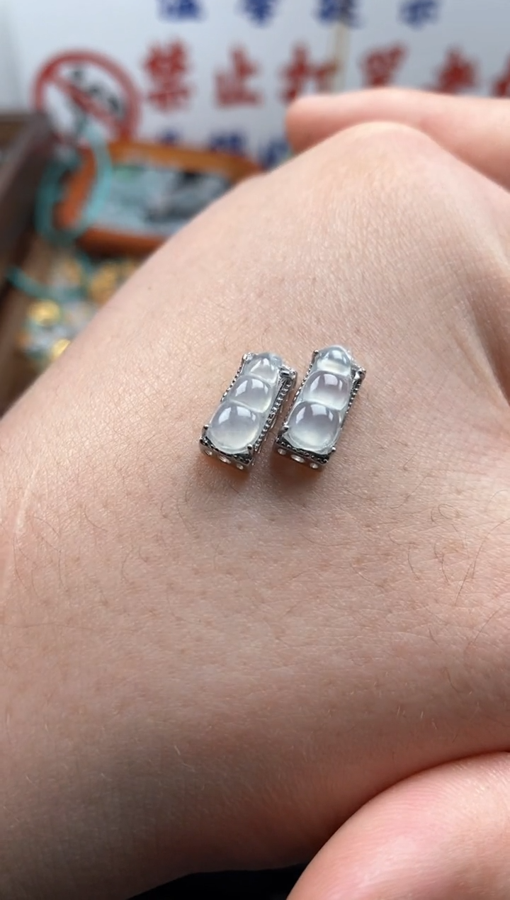 【闪购商品】翡翠颈饰未镶嵌哥哥