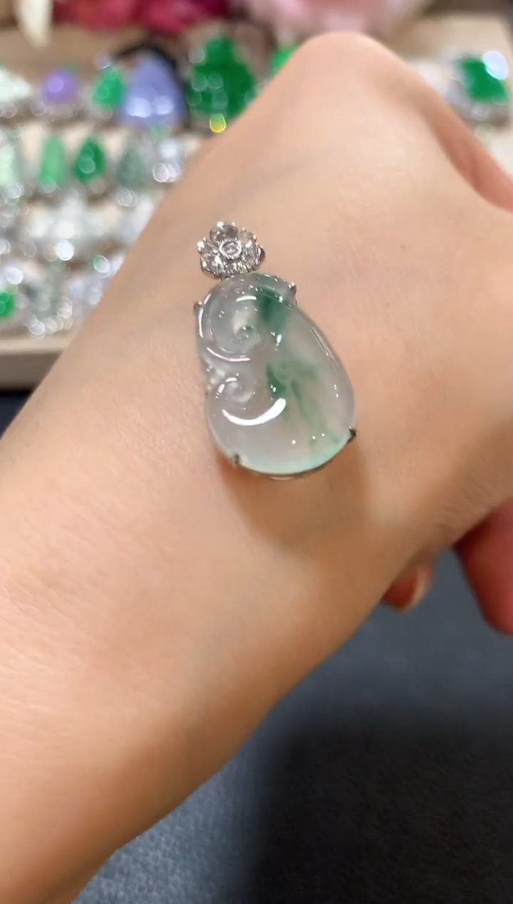 吊坠(不含链)18K金镶嵌翡翠z19 