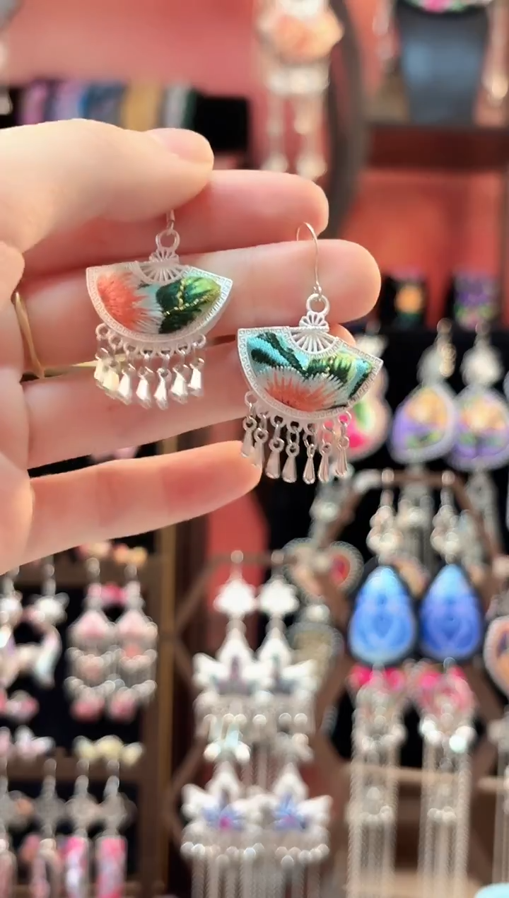 织绣云织谣民族风精美饰品   454