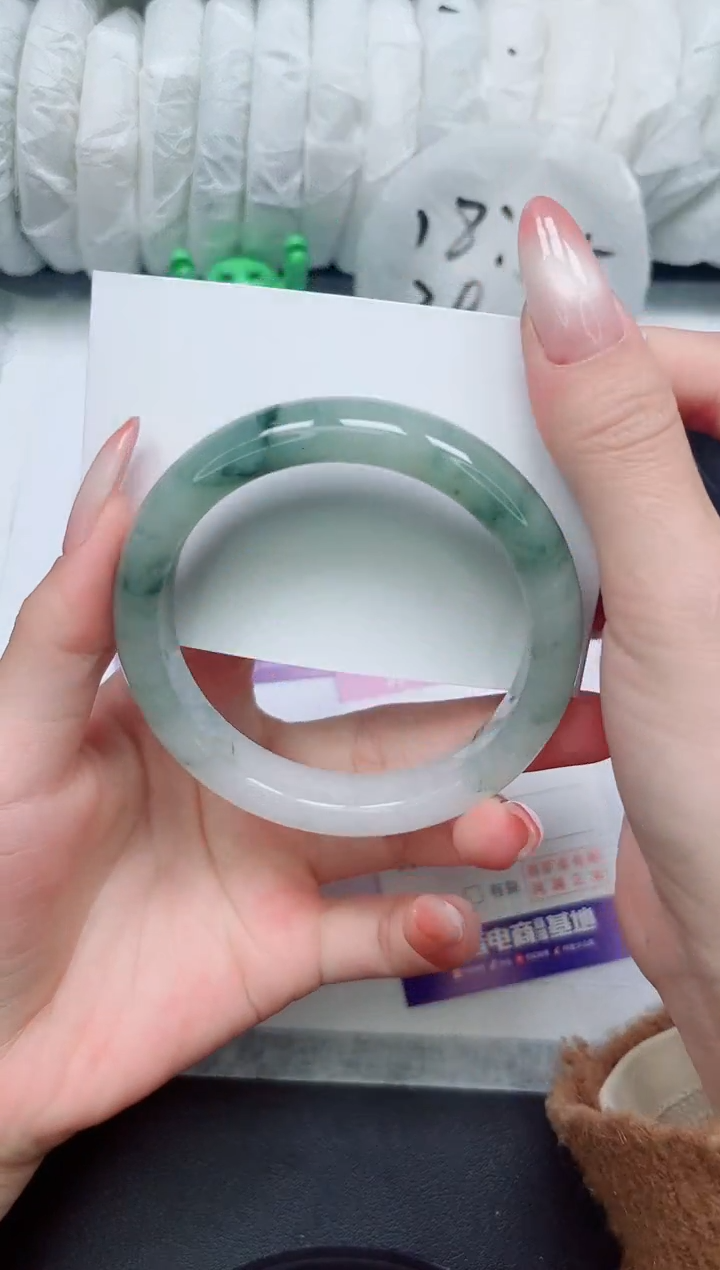 【闪购商品】石英质玉未镶嵌手镯52