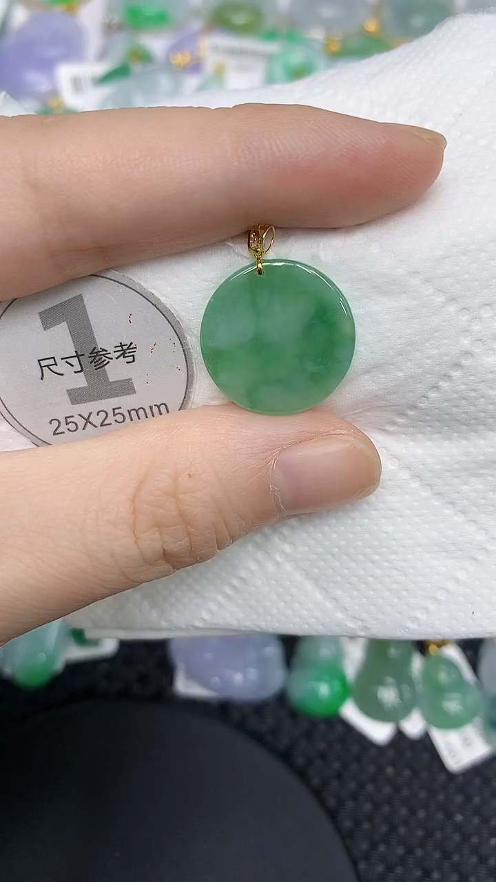 颈饰18K金镶嵌翡翠11111111