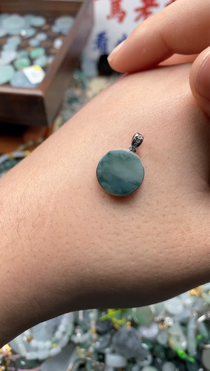 【闪购商品】翡翠颈饰未镶嵌哥哥