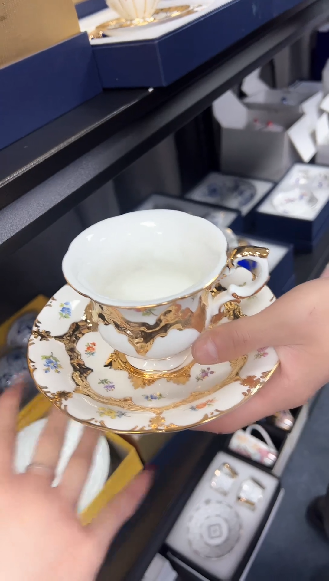 【闪购商品】瓷片新号开播不计成本欢迎点菜！