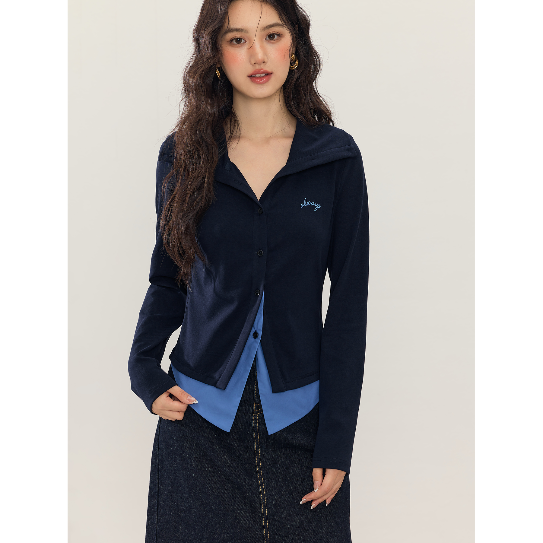 爱蔷薇大码2025新款翻领t恤女长袖秋装衬衫拼接假两件上衣GT78353