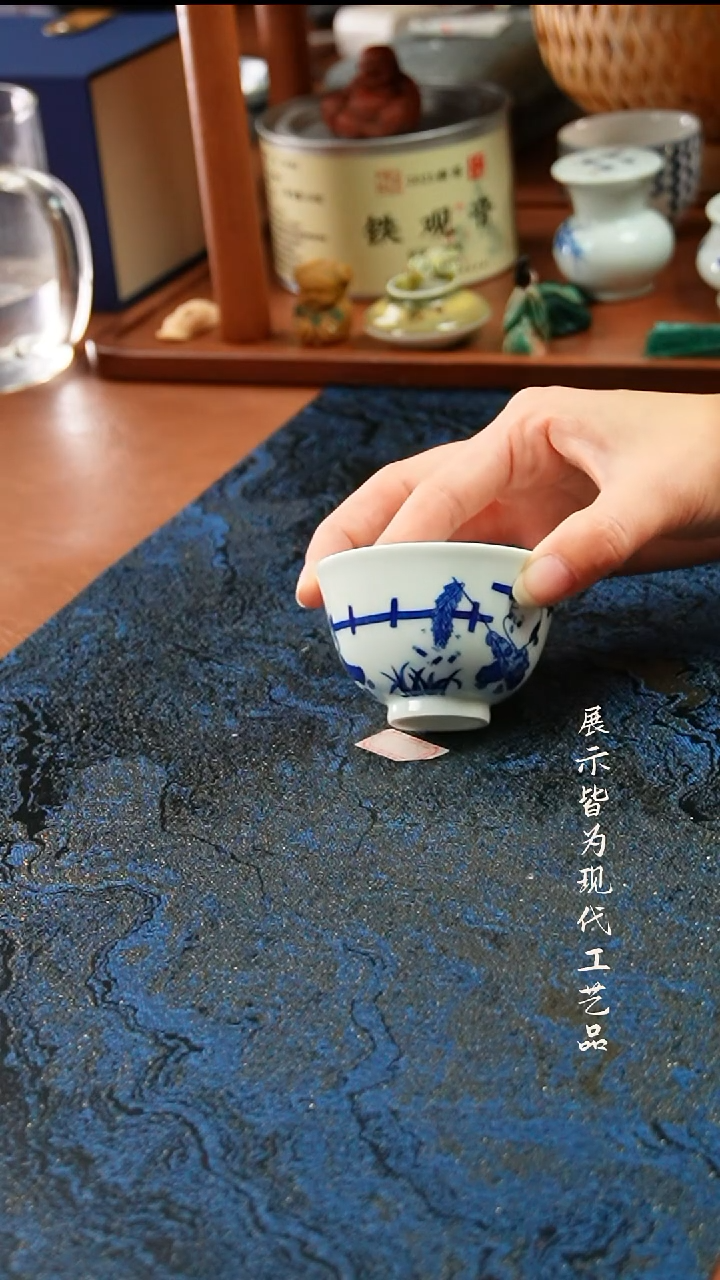 王*海景德镇陶瓷童子杯