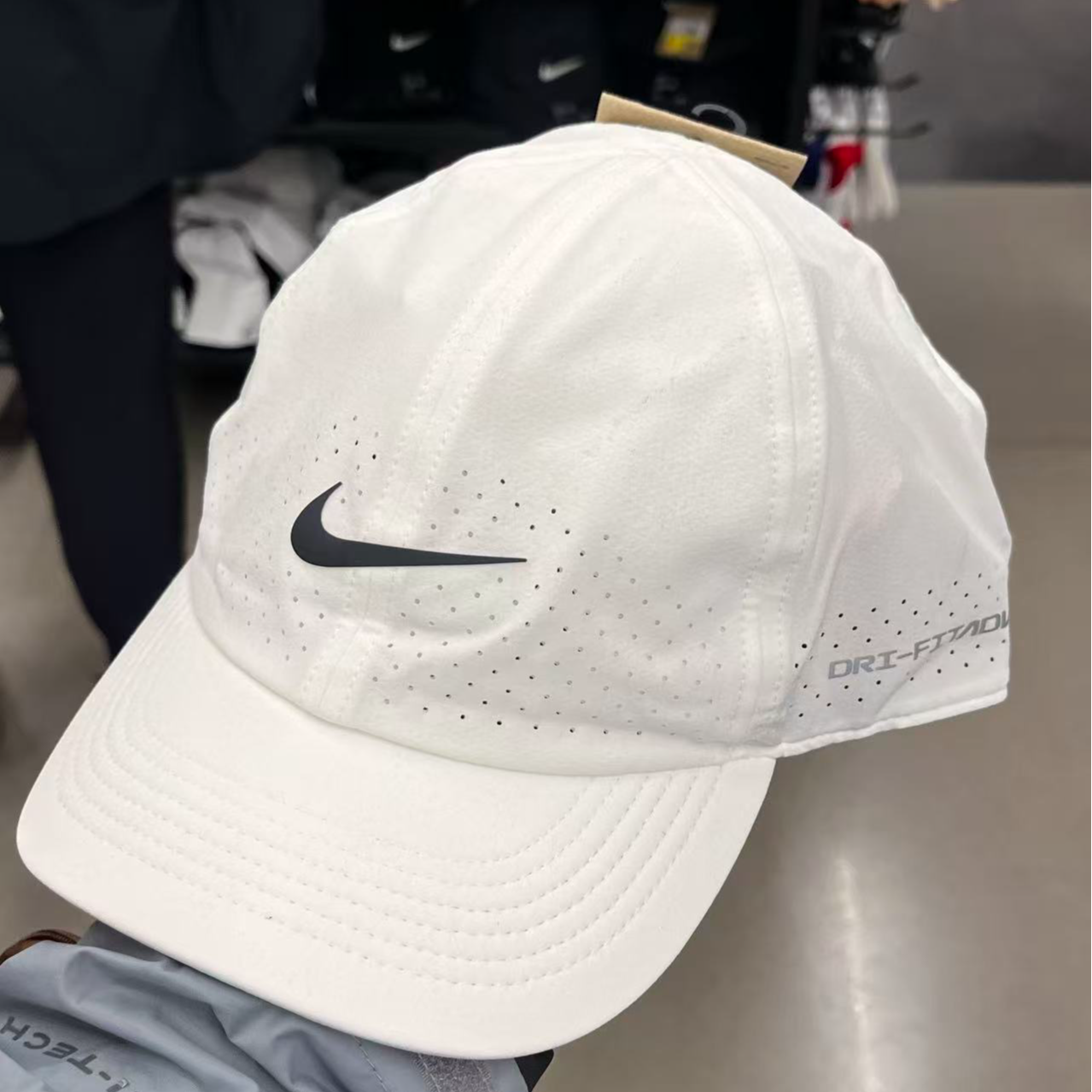 Nike/耐克户外透气可调节棒球帽