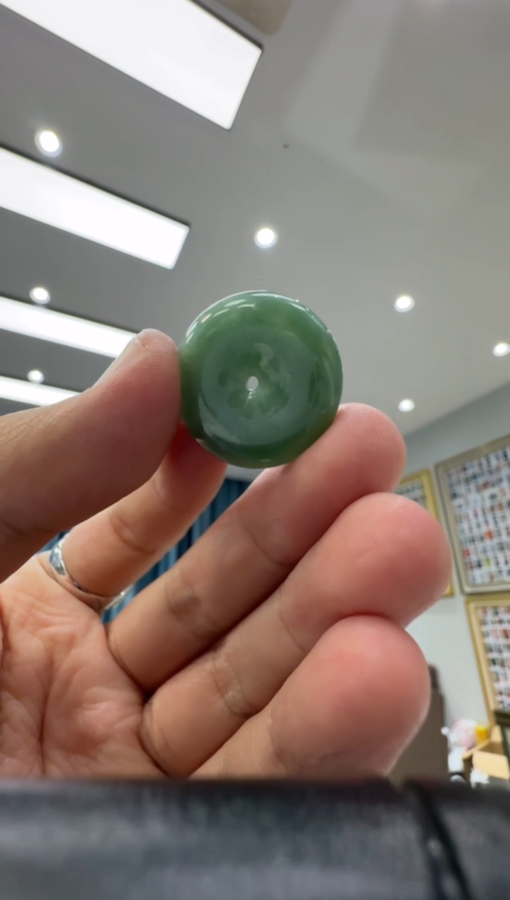 颈饰未镶嵌翡翠天然翡翠A货孤品一件