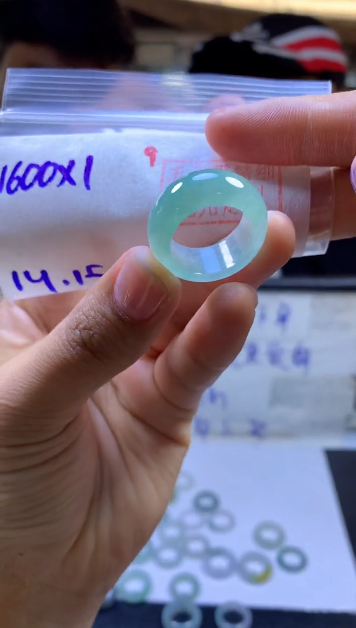 【闪购商品】定制翡翠未镶嵌戒圈#1600元-毛货需精细抛光