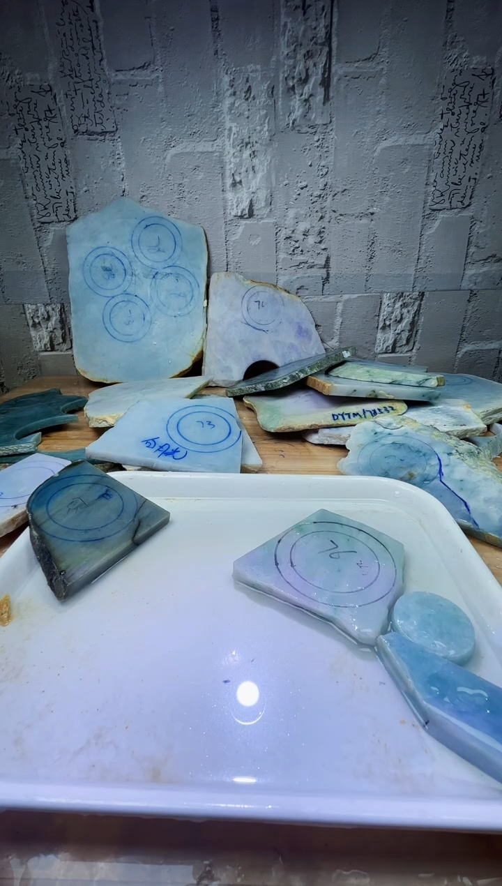 翡翠未镶嵌颈饰翡翠A货128