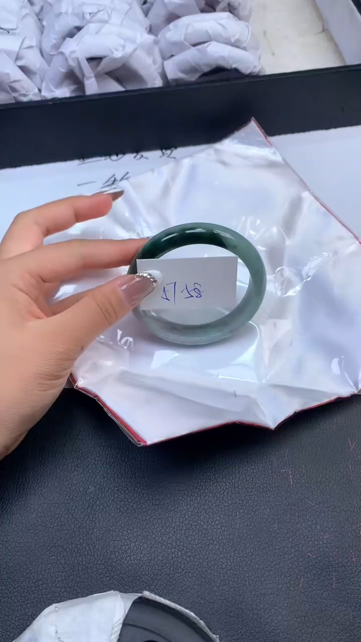 【闪购商品】翡翠手镯未镶嵌天然缅甸A货翡翠手镯
