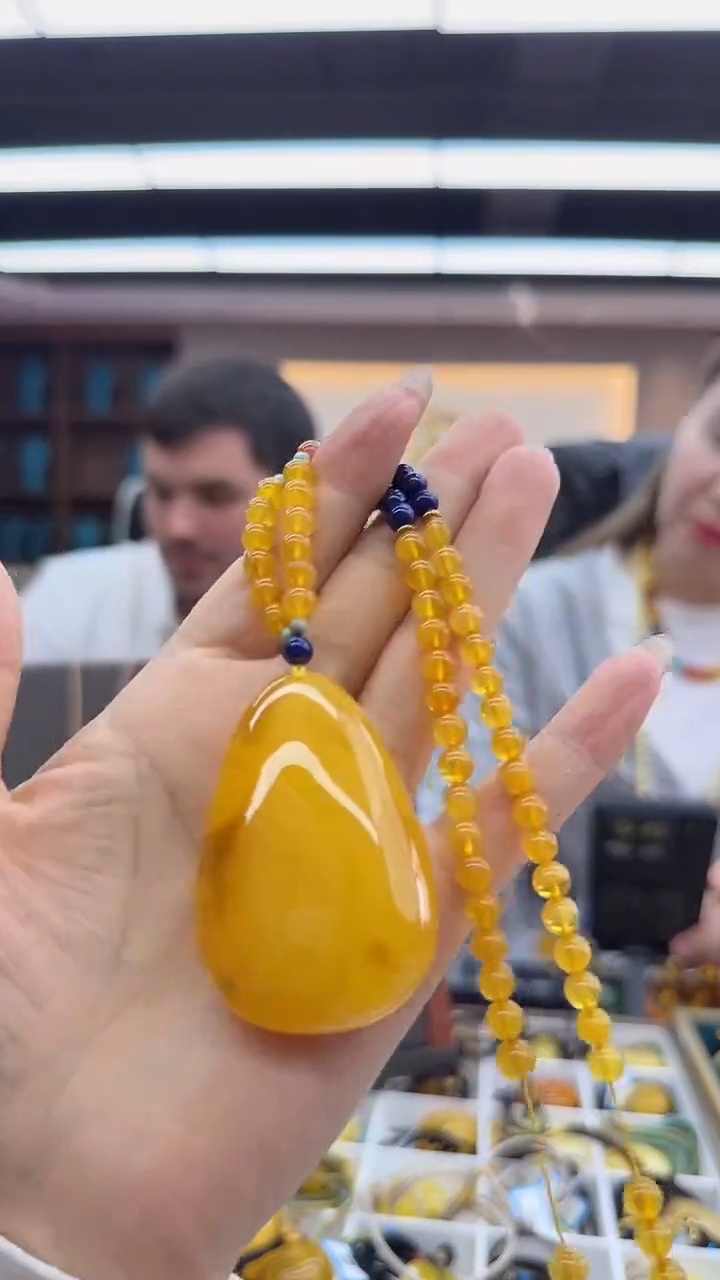 琥珀颈饰未镶嵌242秒拍号 假一罚三 