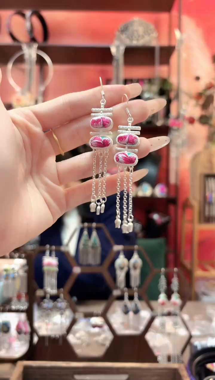 织绣云织谣民族风精美饰品   276