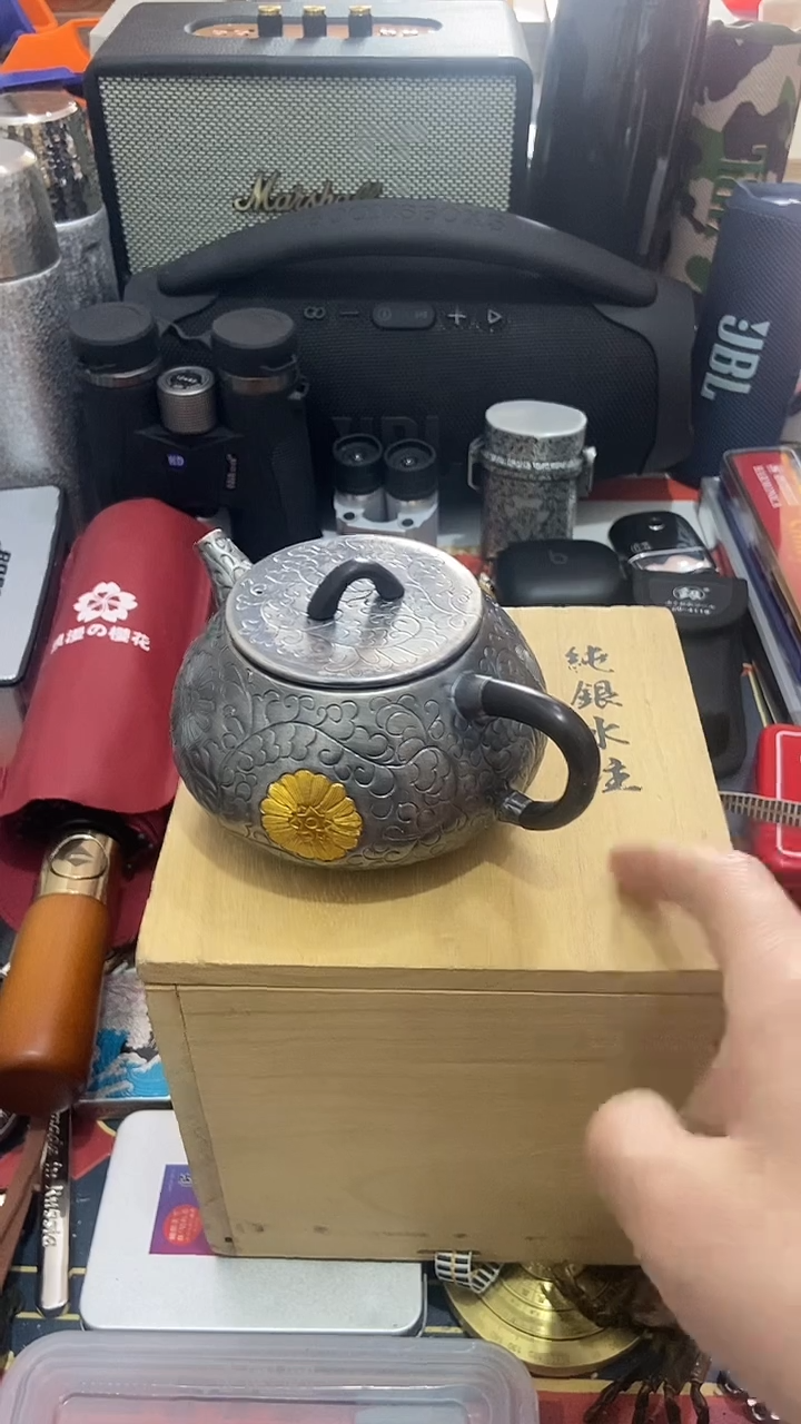 瓷片闪购商品  如图所示
