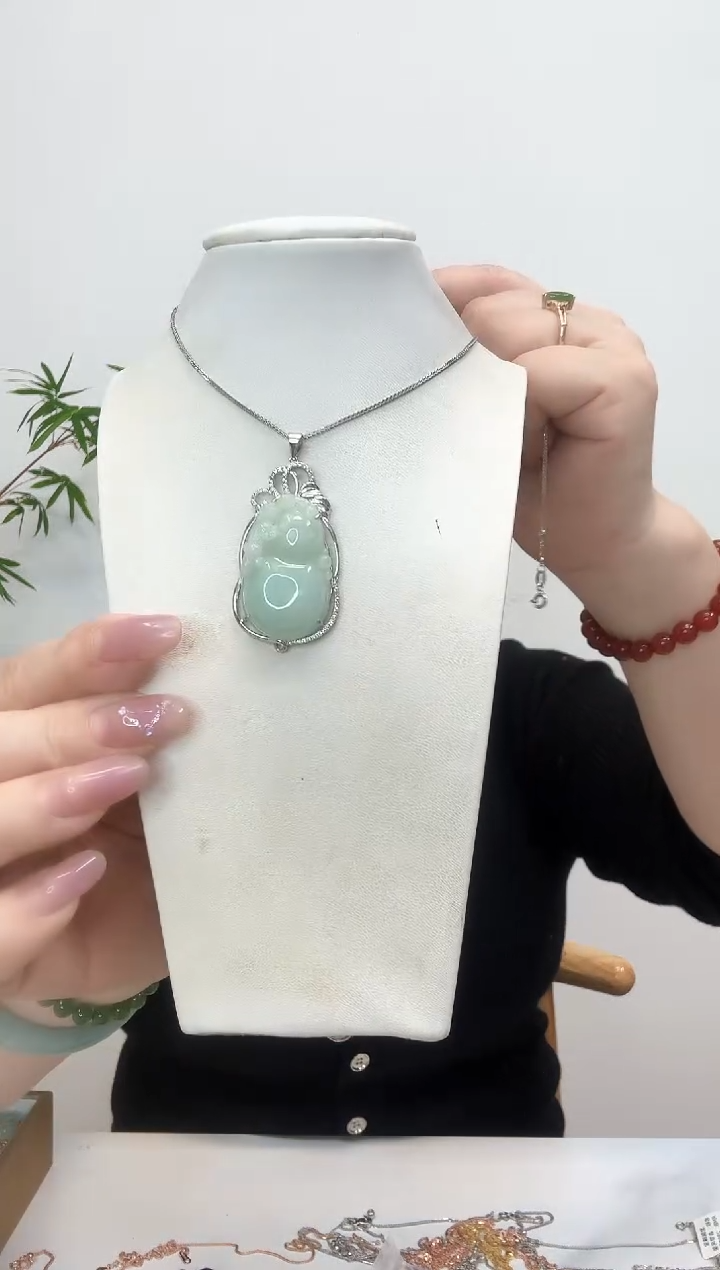 【闪购商品】翡翠吊坠(赠链)银S925镶嵌葫芦