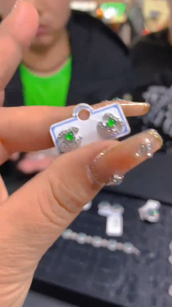 【闪购商品】翡翠耳饰未镶嵌0732974055多样性发其一