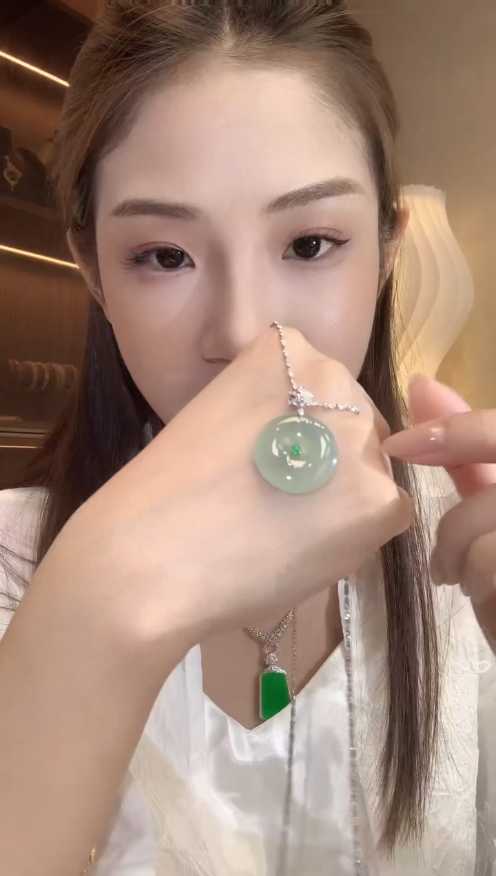 翡翠18K金镶嵌吊坠(不含链)A15翡翠