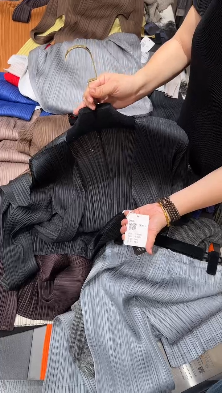 手****23036黑色3码开衫