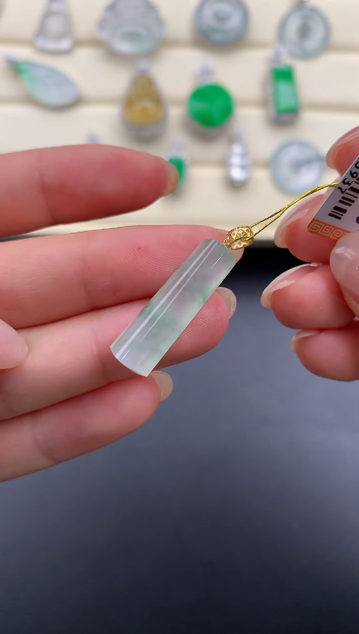 【闪购商品】翡翠颈饰18K金镶嵌D769     