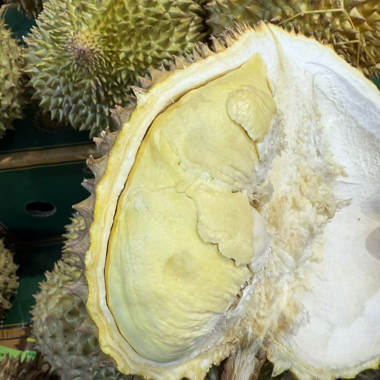 【生劈不售后】泰国空运自然熟金枕榴莲1颗4-10斤包四房不包出肉率 