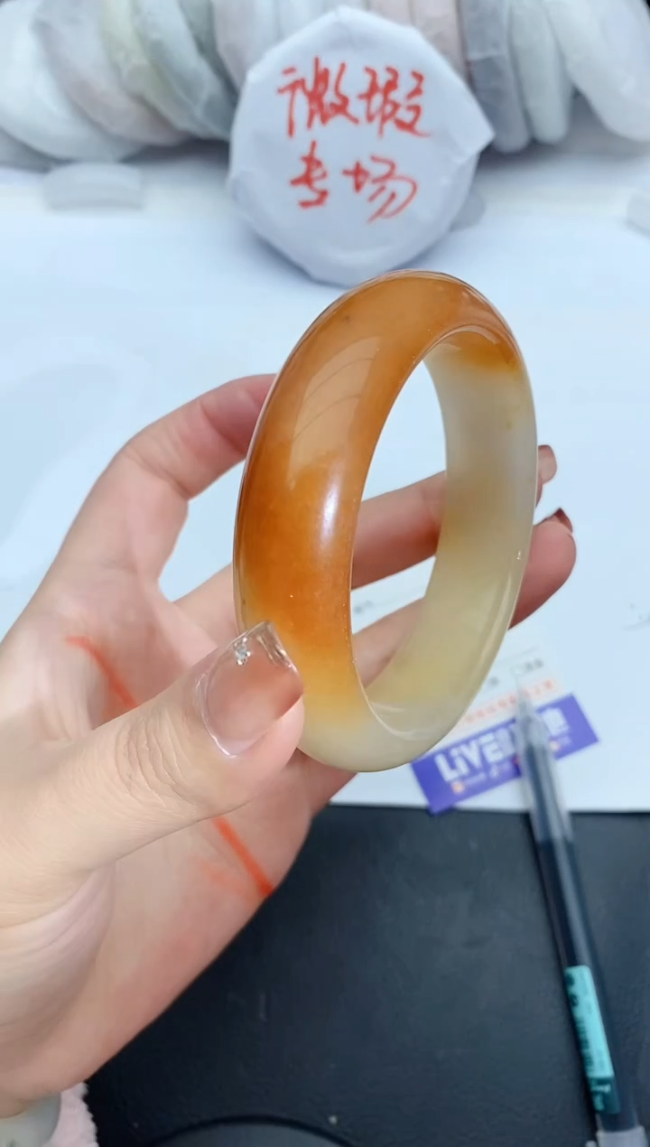 【闪购商品】石英质玉手镯未镶嵌115+60/61