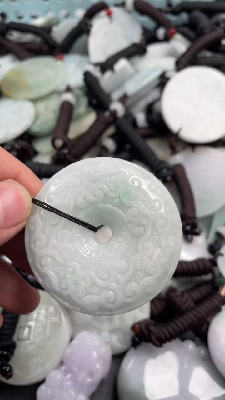 翡翠未镶嵌吊坠(不含链)1