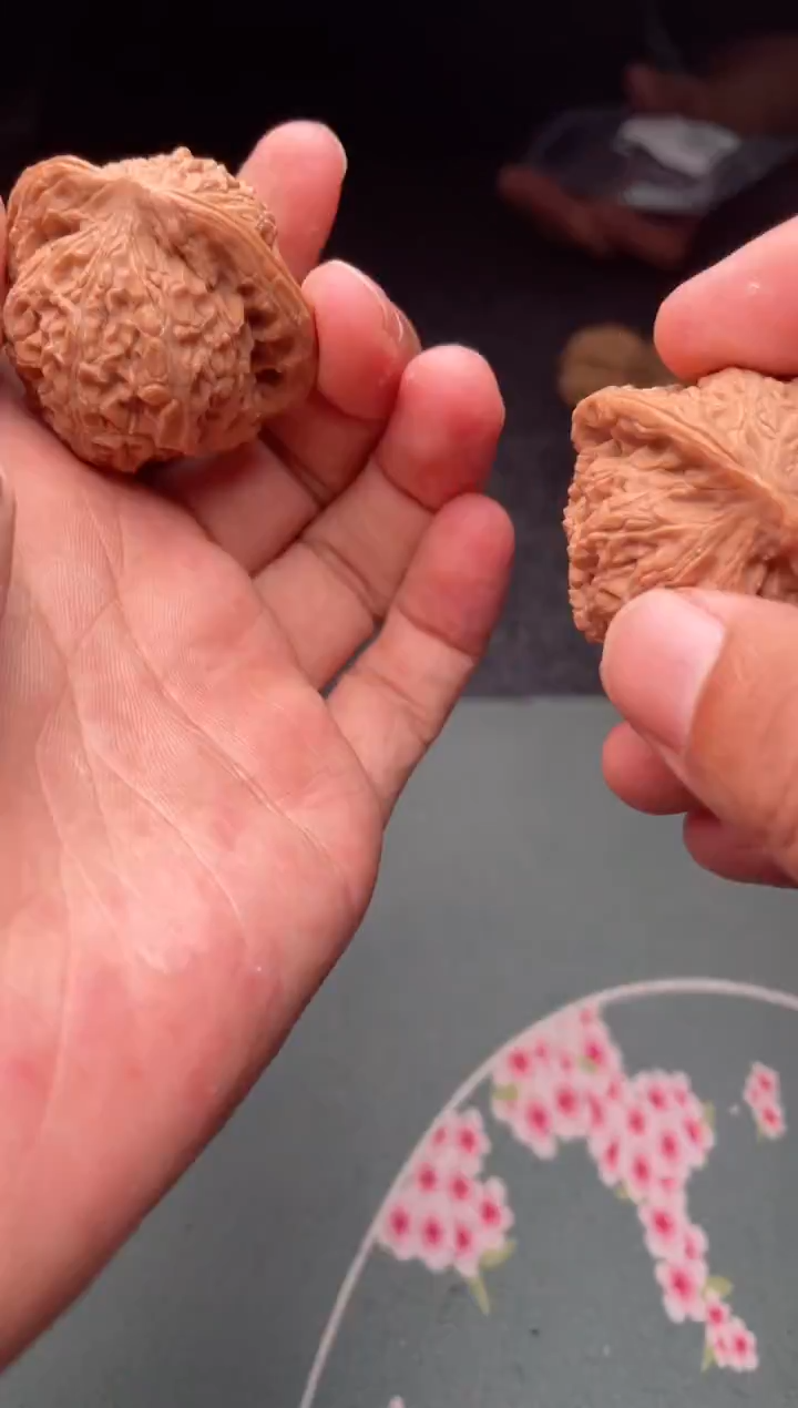 把件文玩核桃a351 龙洞玉   39尺