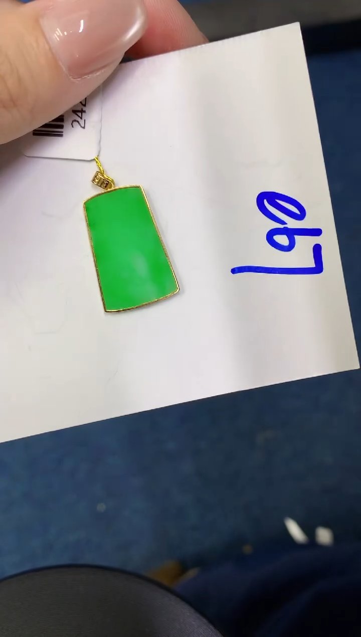 【闪购商品】翡翠颈饰18K金镶嵌0000000000