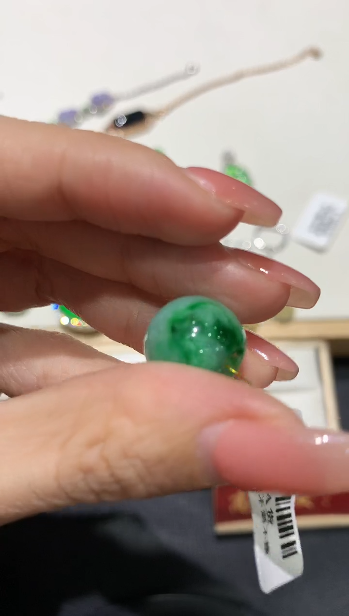 【闪购商品】翡翠吊坠(不含链)未镶嵌团购1