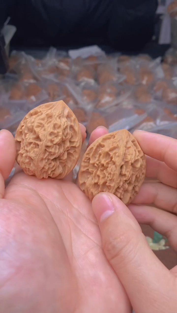 【闪购商品】文玩核桃把件G135号41尺鸡心