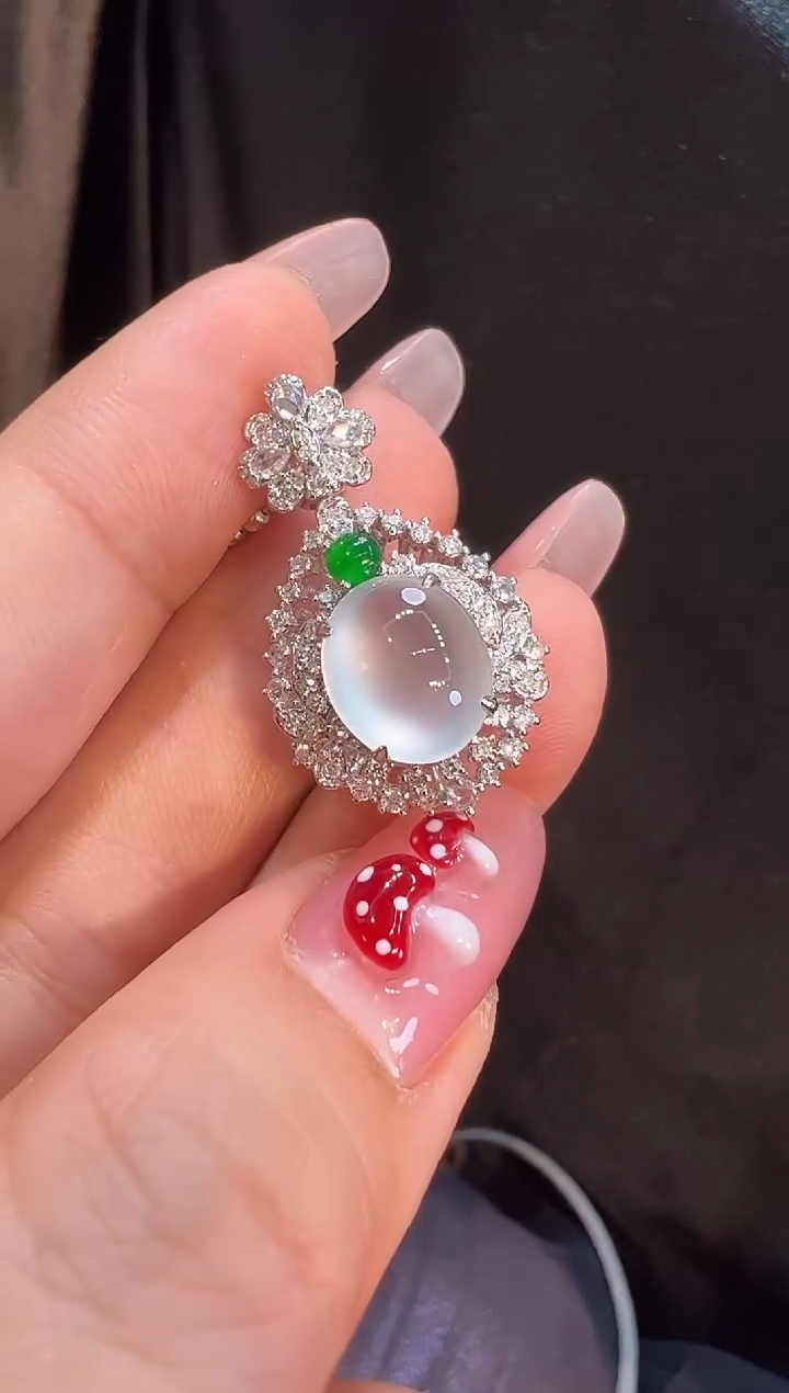 【闪购商品】翡翠颈饰18K金镶嵌吊坠