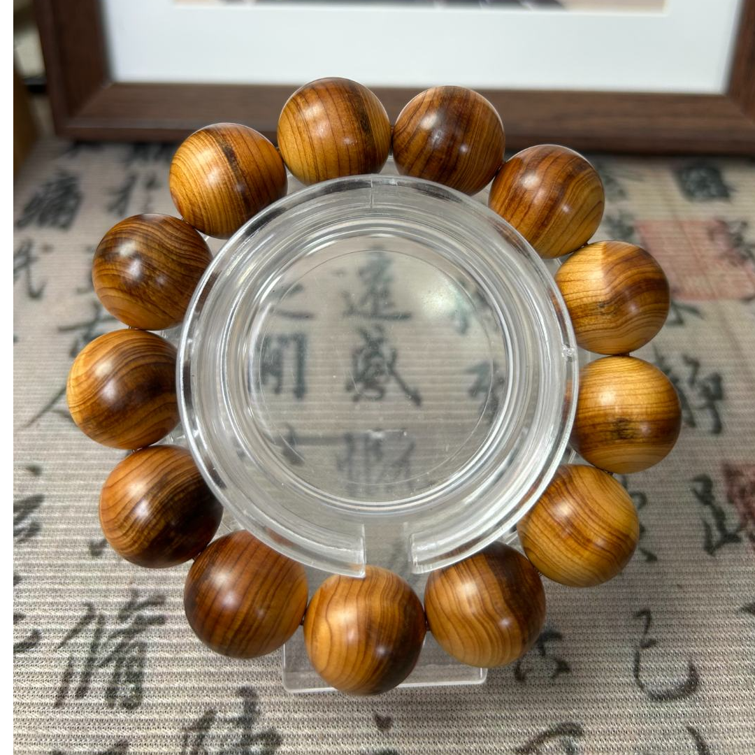 2.精品·崖柏云脉盘玩闻香手串