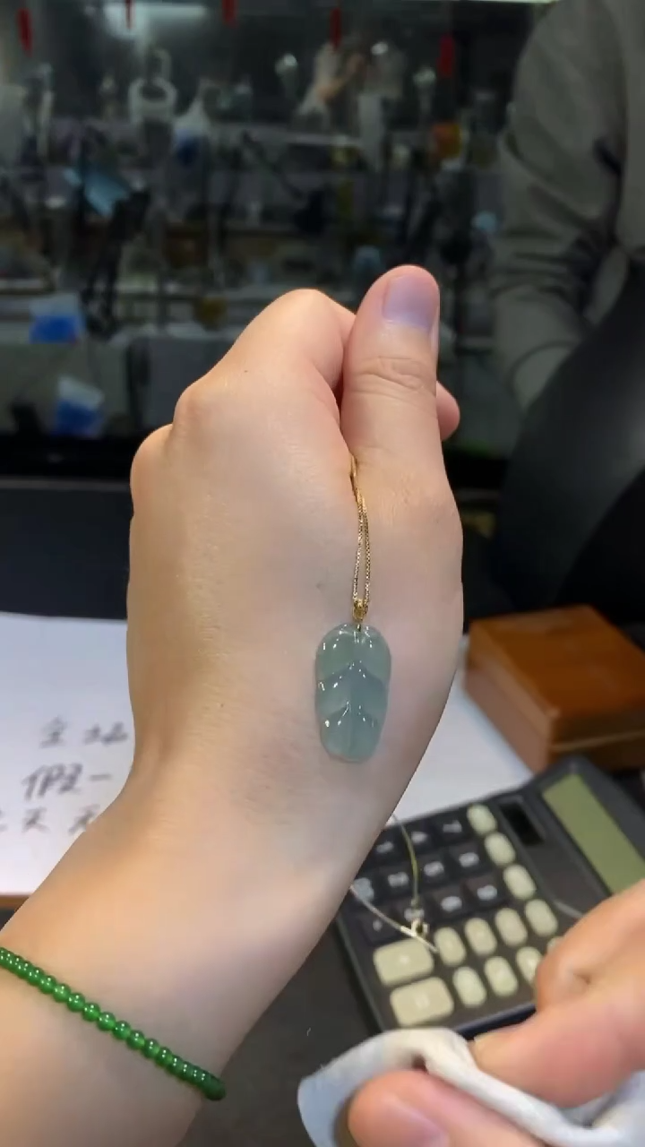 【闪购商品】翡翠吊坠(不含链)未镶嵌多样性发货其一不含链