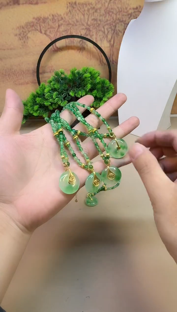 颈饰14K金镶嵌翡翠B197