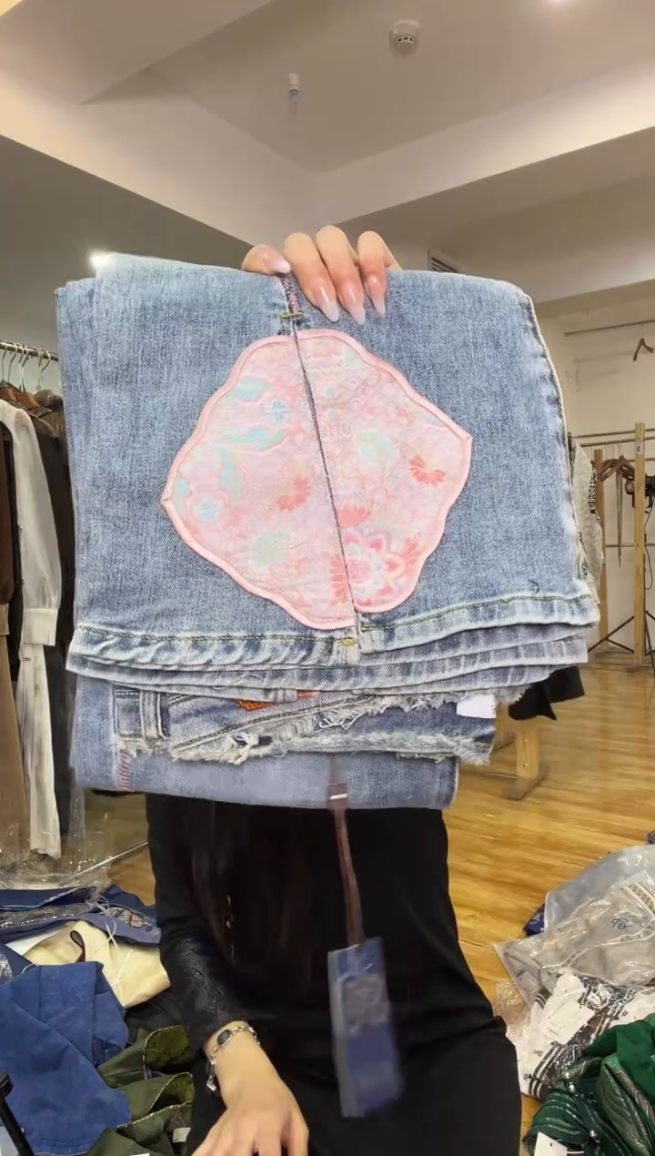 安**初XL码      115-125斤    牛仔裤