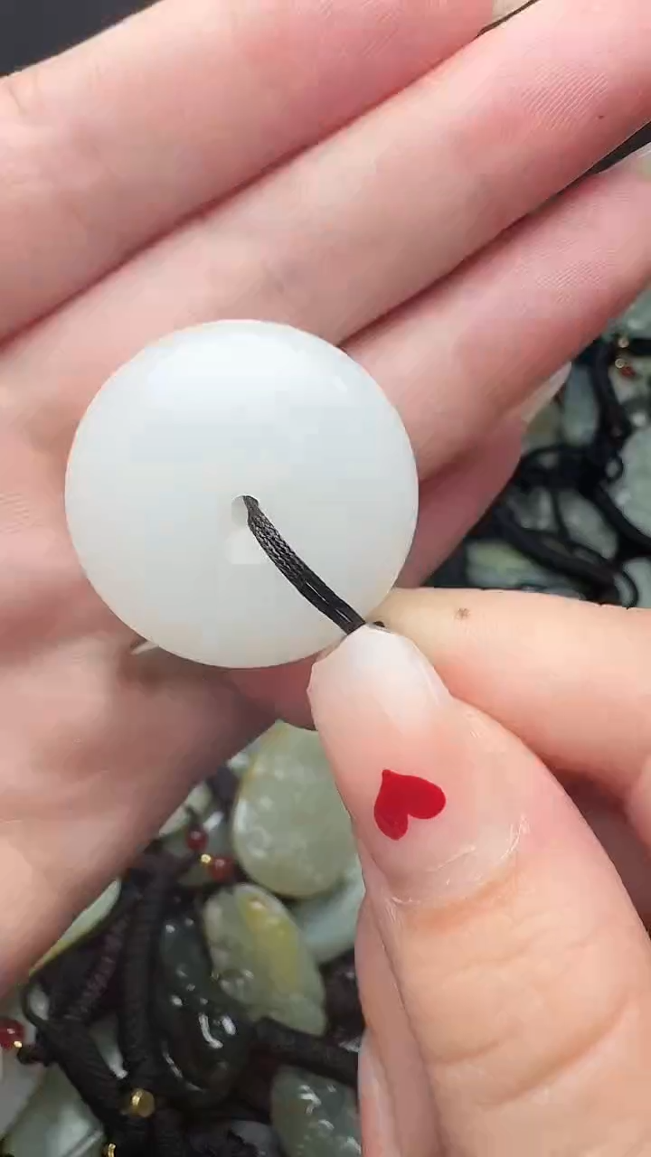 和田玉未镶嵌颈饰1