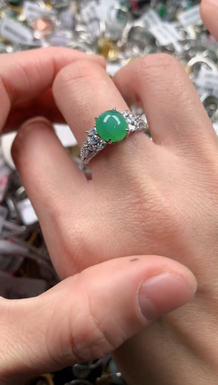 银S925镶嵌戒指翡翠888       8