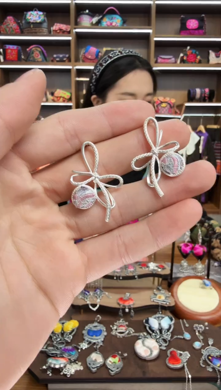 【闪购商品】织绣218蒙阿苏苗绣传承