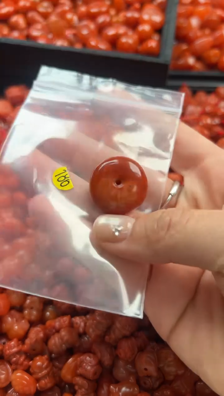 【闪购商品】南红玛瑙颈饰未镶嵌1