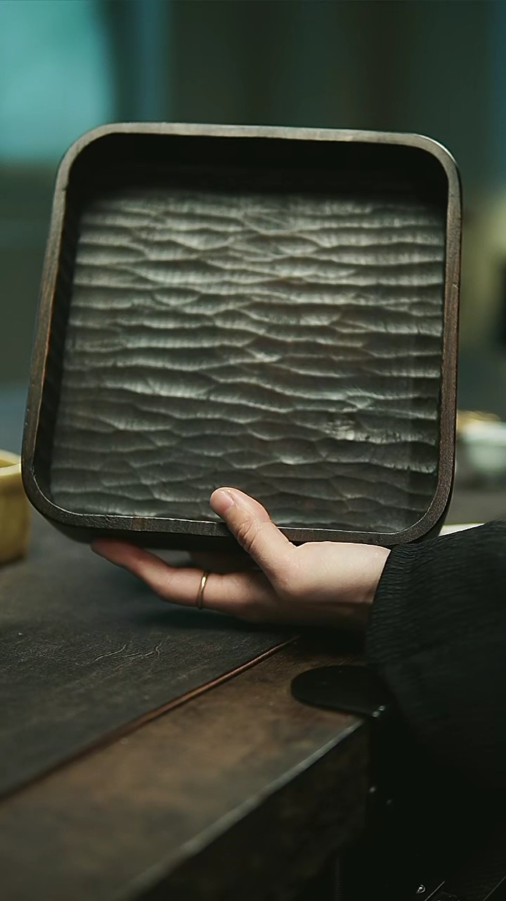 【闪购商品】赤具木胎大漆方壶承