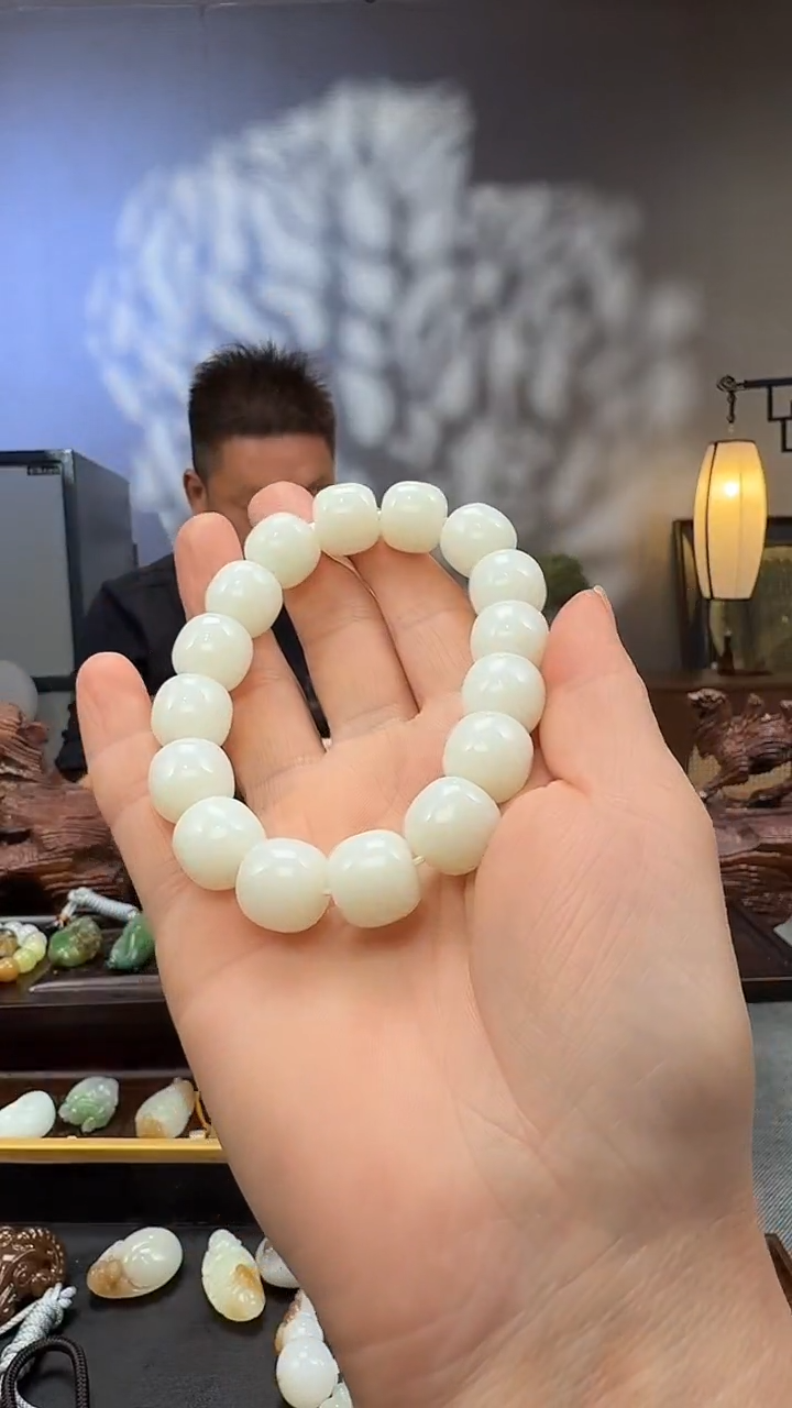 未镶嵌手串和田玉和田玉老形手串