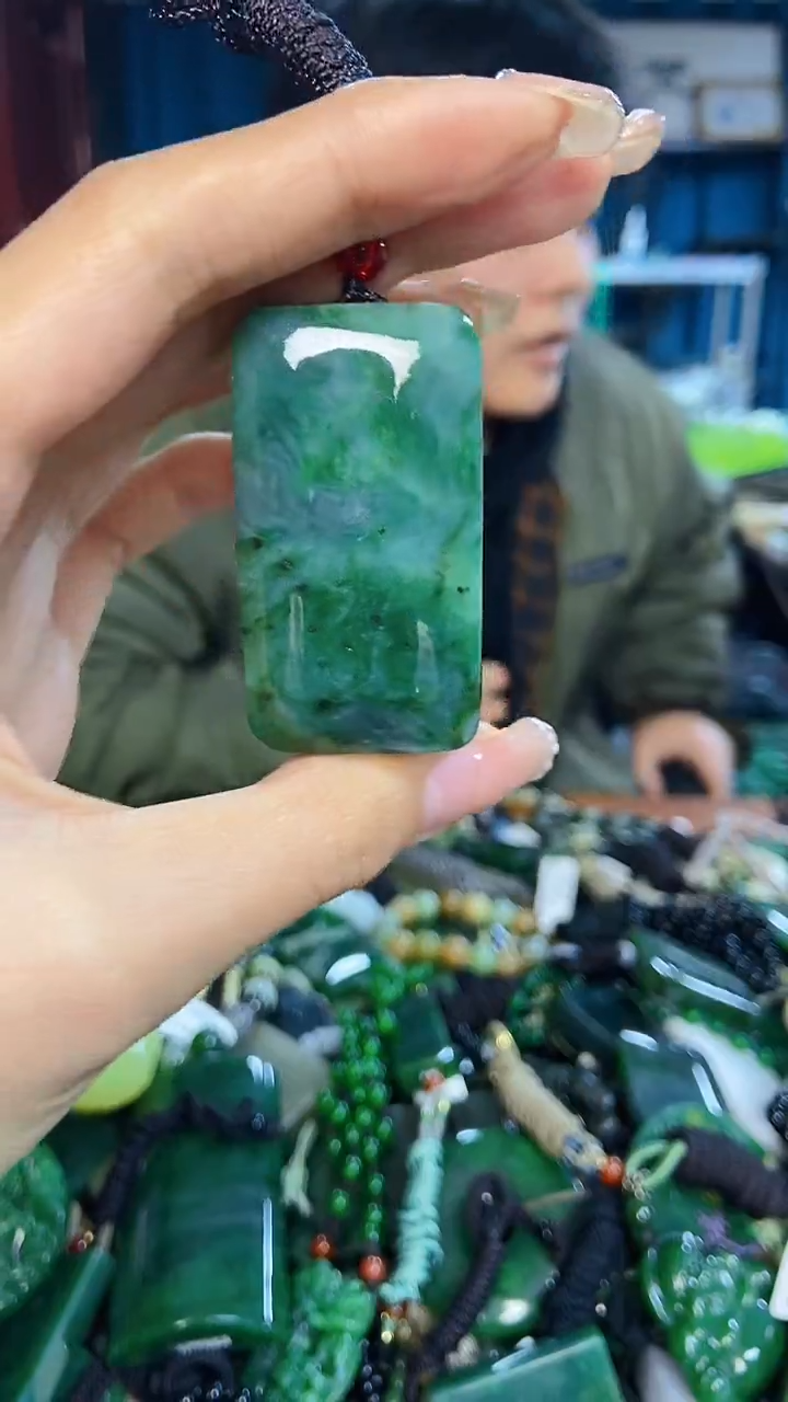 未镶嵌和田玉挂件1