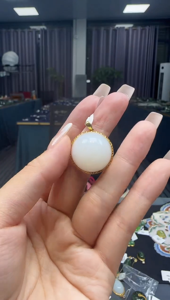 和田玉18K金镶嵌挂件1