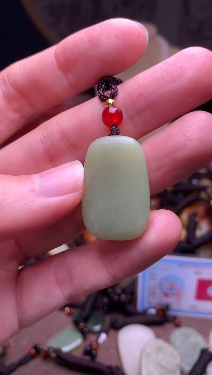 颈饰未镶嵌和田玉新疆料青海料清水和田玉吊坠