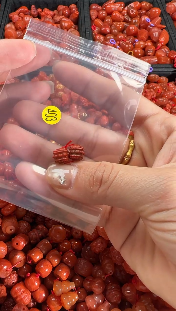 【闪购商品】南红玛瑙颈饰未镶嵌1