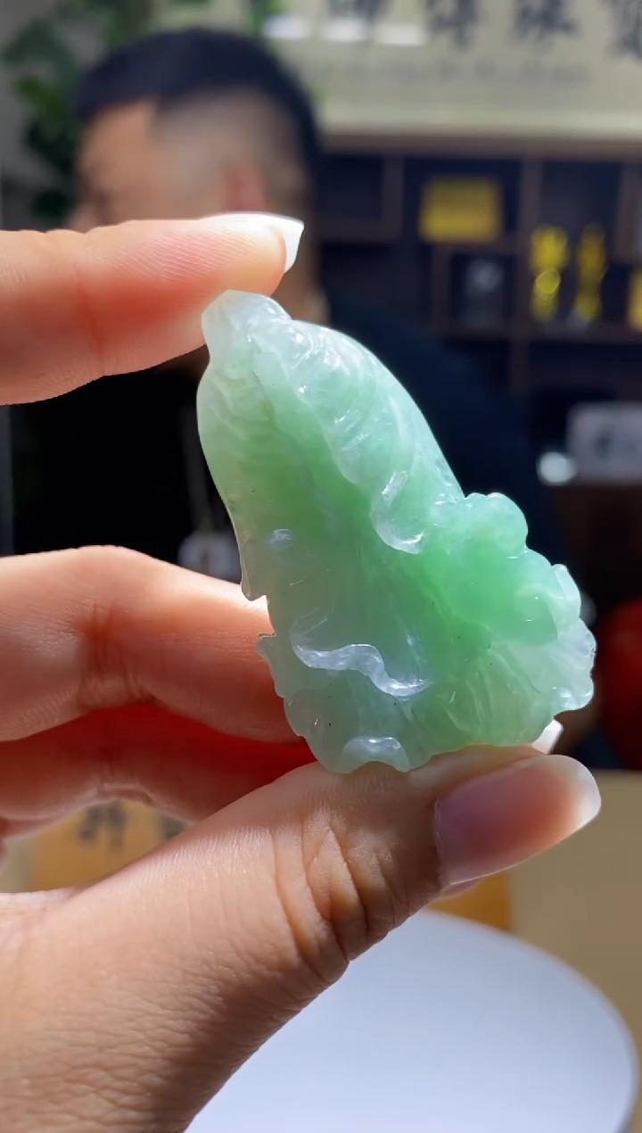 翡翠未镶嵌颈饰白菜