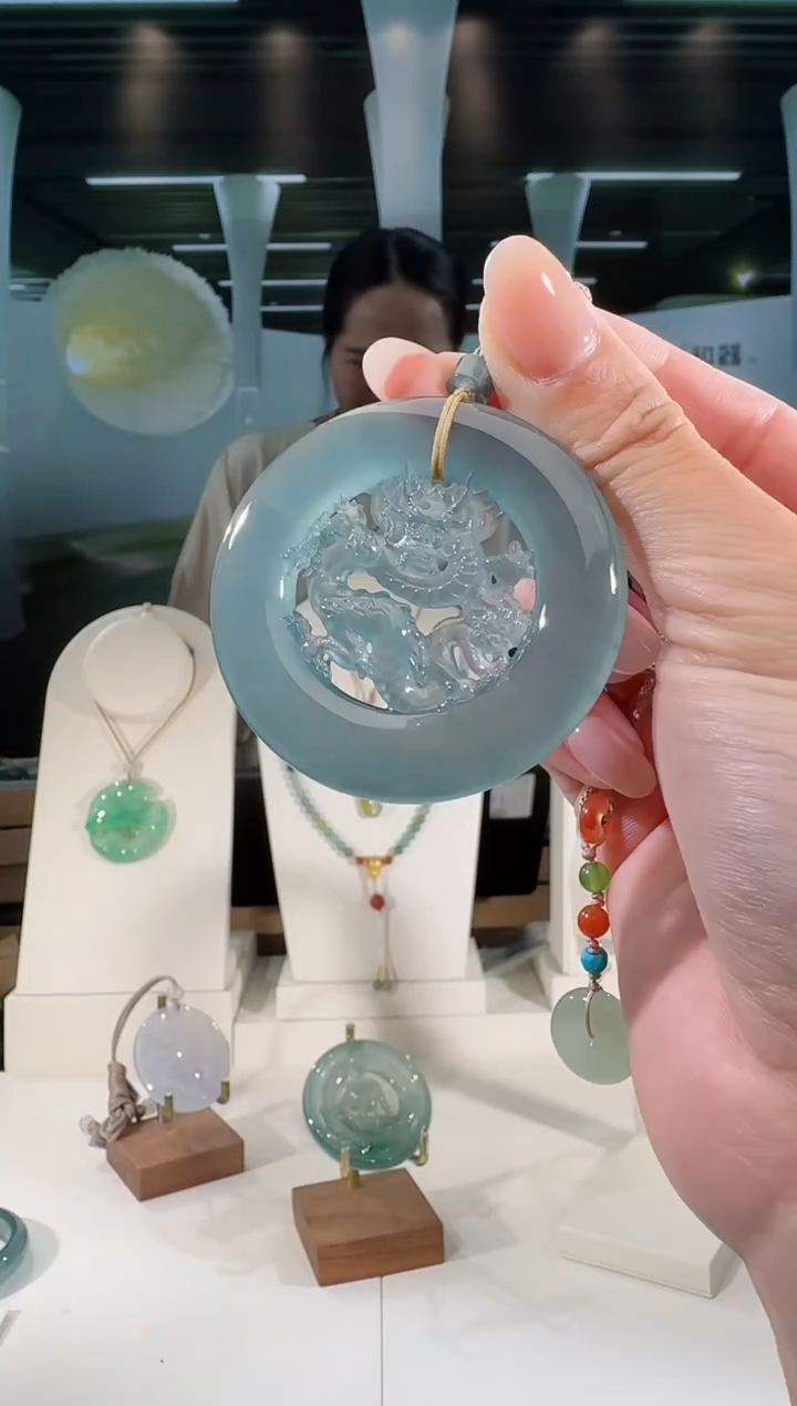 翡翠未镶嵌吊坠(不含链)龙牌